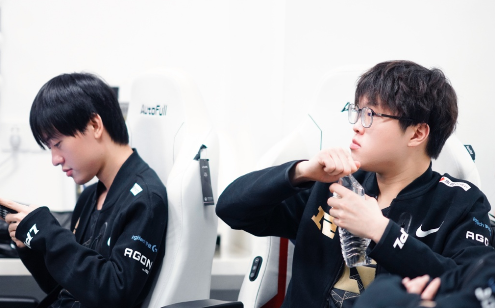 FPX力克IG,Xiaohu线上压制力十足峡谷大战半决赛,点燃全场激情的简单介绍 FPX力克IG,Xiaohu线上压制力十足峡谷大战半决赛,点燃全场激情的简单介绍