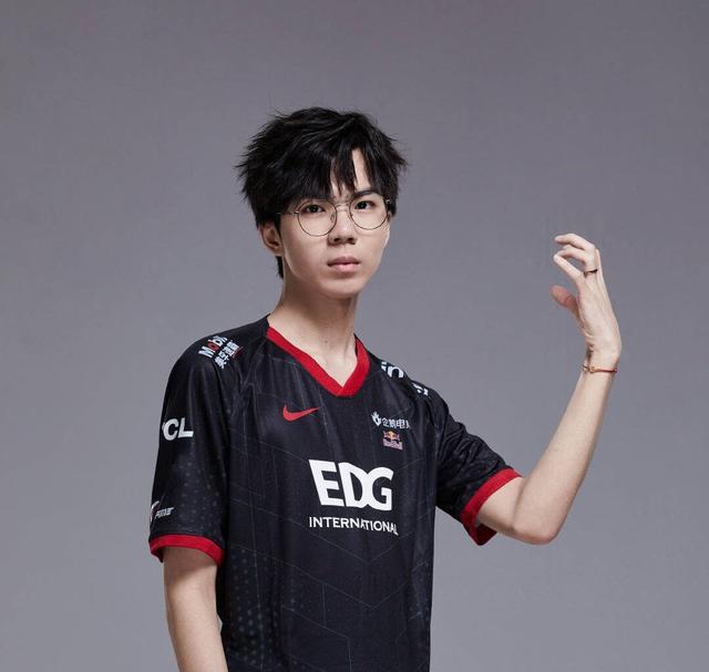 NS险胜EDG,Canyon操刀奇招英雄翻盘激烈交锋四强赛,锁定晋级资格 NS险胜EDG,Canyon操刀奇招英雄翻盘激烈交锋四强赛,锁定晋级资格