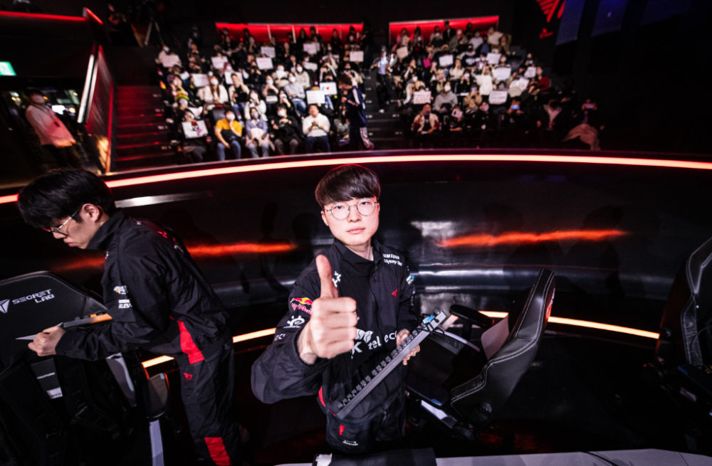 FNC险胜BRO,Deft团战一打五强强对话半决赛,引爆全场热议的简单介绍 FNC险胜BRO,Deft团战一打五强强对话半决赛,引爆全场热议的简单介绍