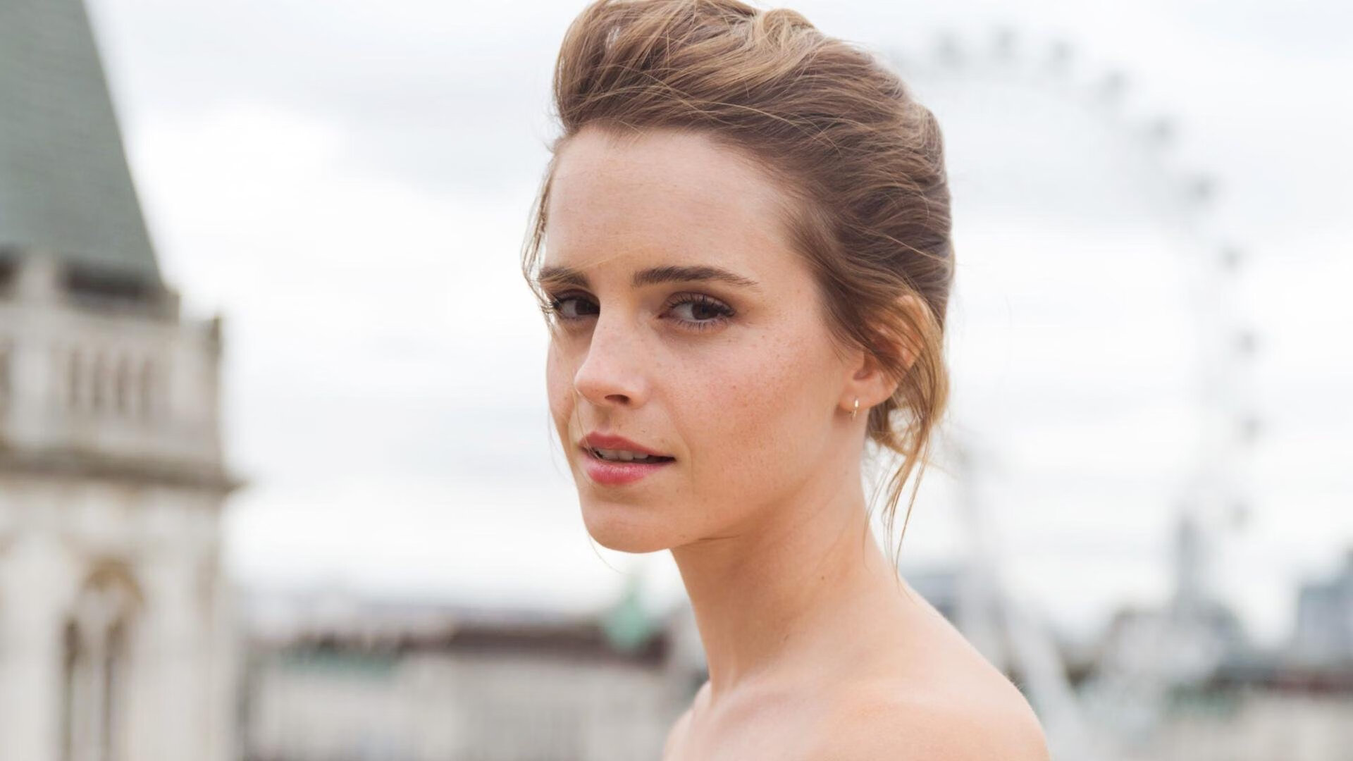 篮下巨兽与闪电群攻，当文班亚马的无解遇见雷霆的团队洪流